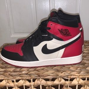 air jordan 1s bred toe